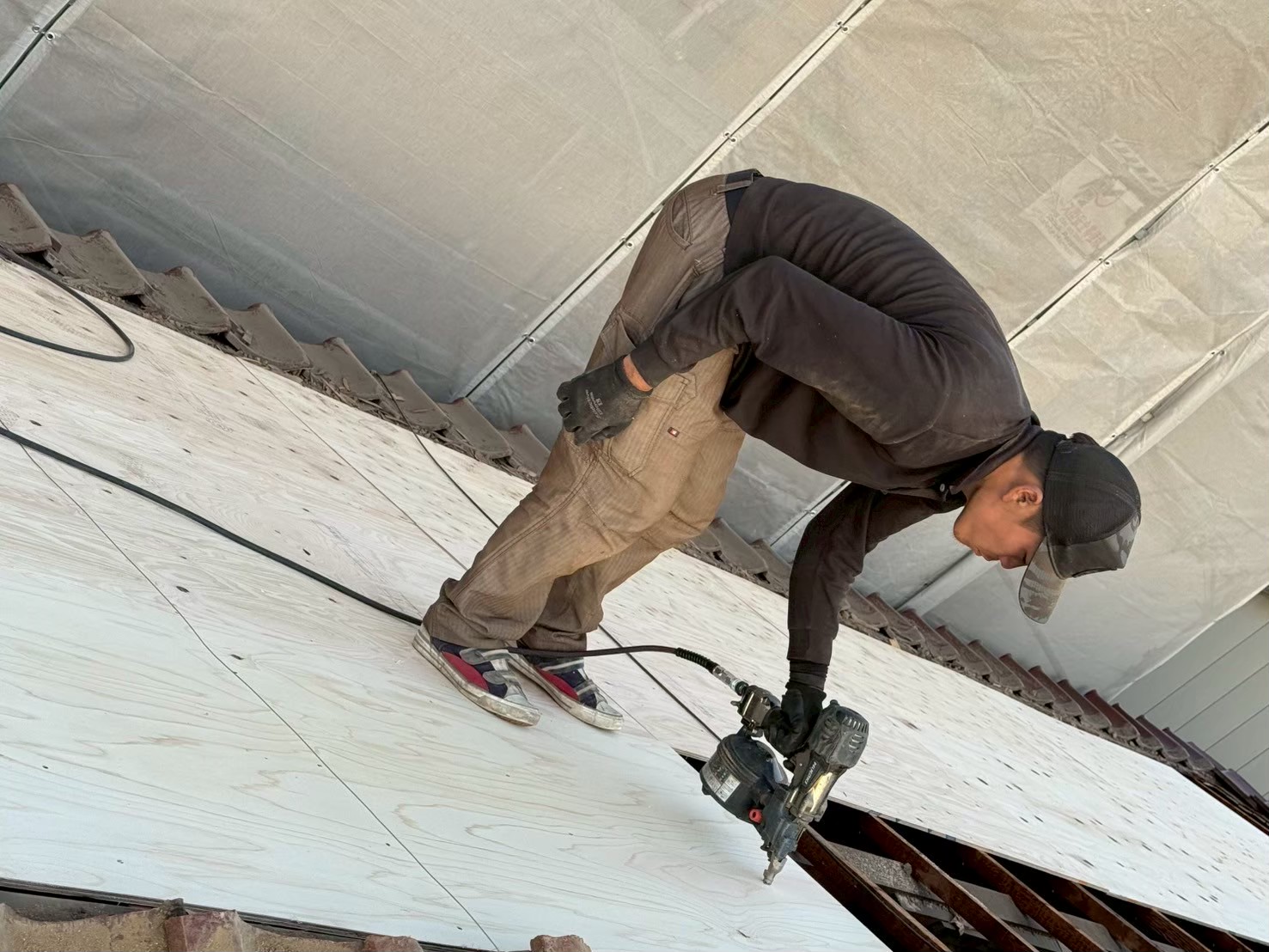 瓦屋根の屋根工事